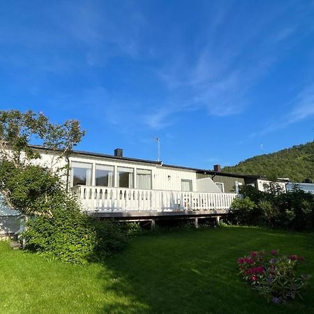 شقة Koselig Hus Til Leie Pa Stokmarknes I Vesteralen المظهر الخارجي الصورة